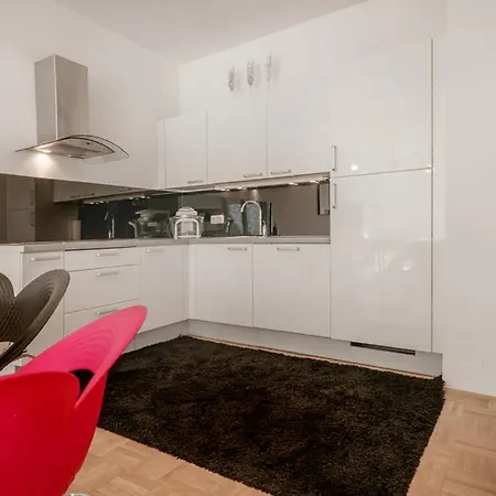 Eurolux - Bohinjska Bistrica 보히니