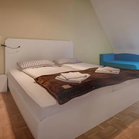 Eurolux - Bohinjska Bistrica 보히니