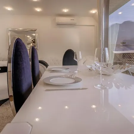 Eurolux - Bohinjska Bistrica 보히니